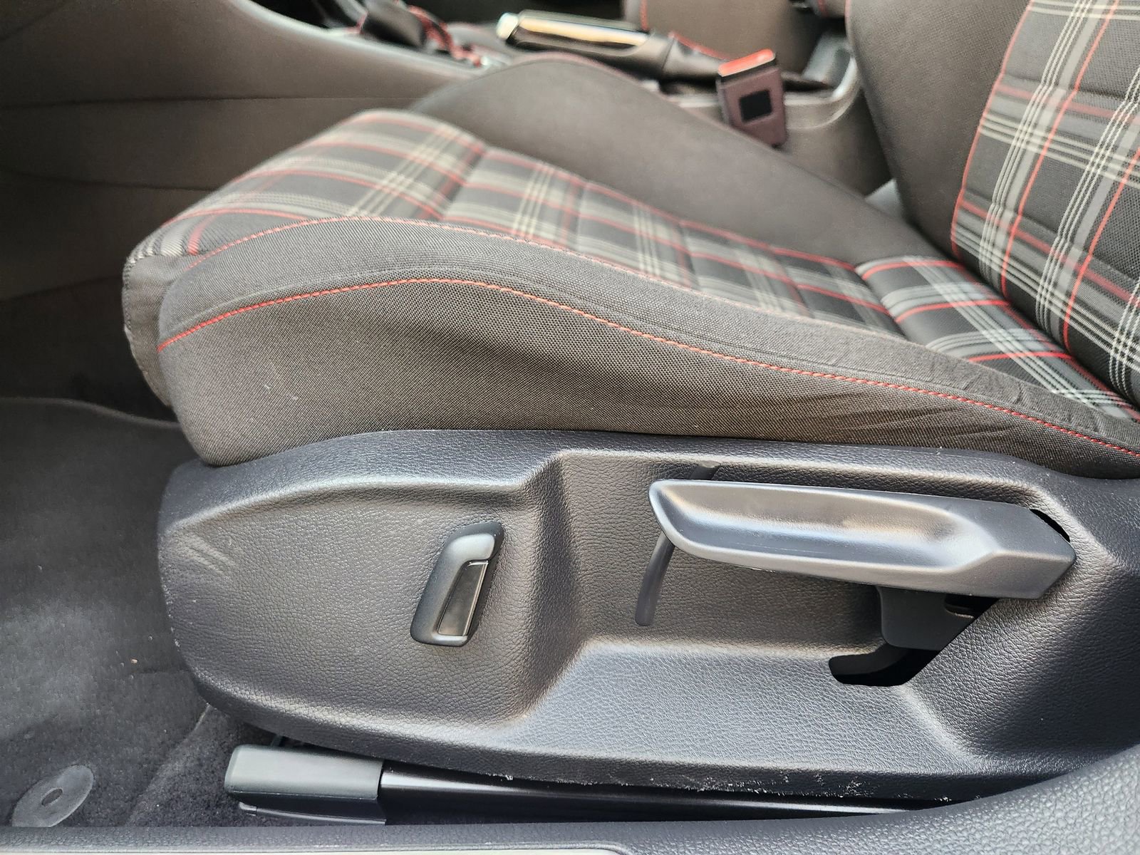 Used 2018 Volkswagen GTI S image 29