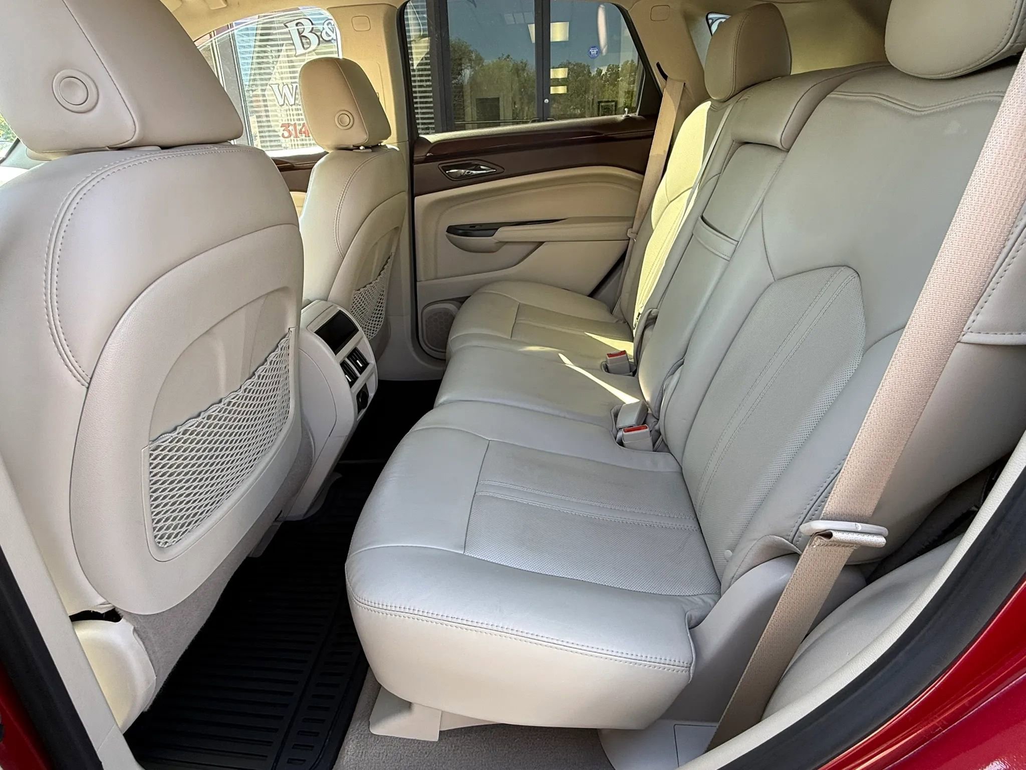 Used 2015 Cadillac SRX Luxury w/ Driver Awareness Package FWD image 16