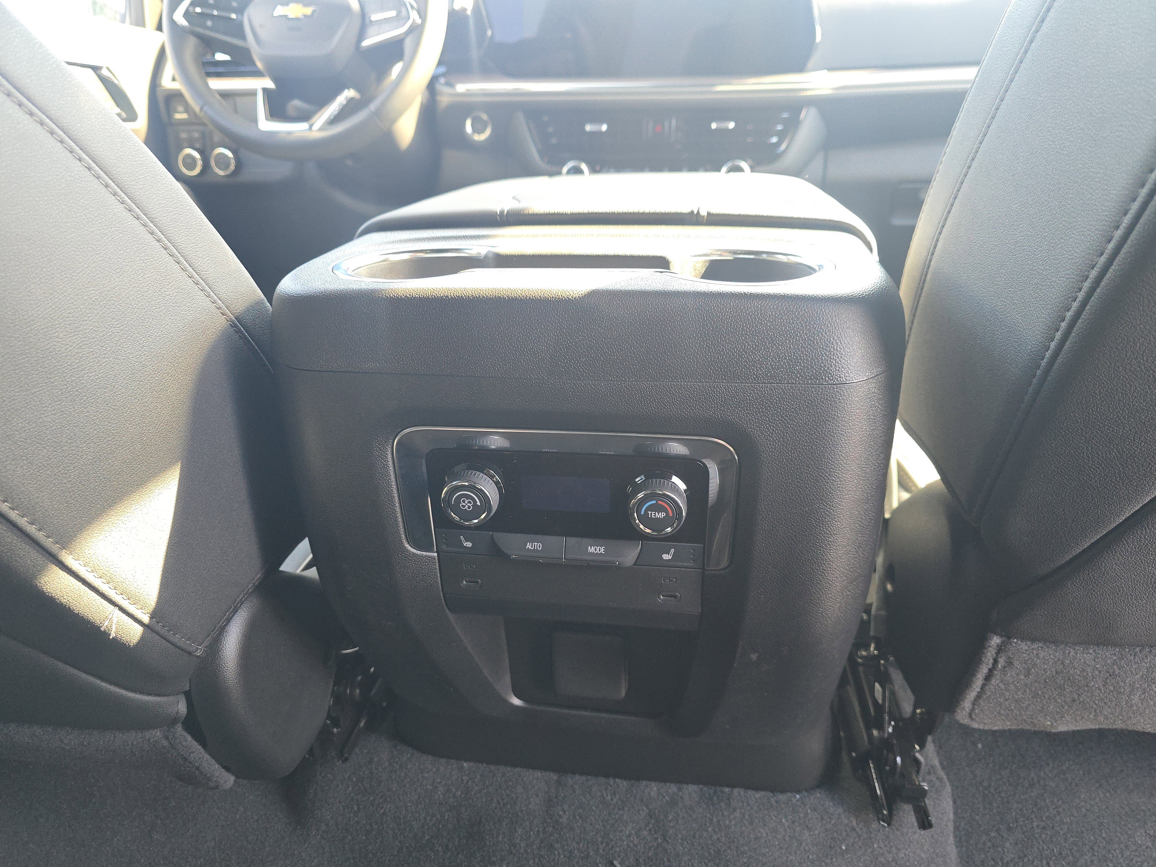 New 2025 Chevrolet Suburban Premier image 26