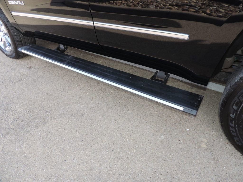 Used 2018 GMC Yukon Denali w/ Open Road Package AWD/4WD image 25