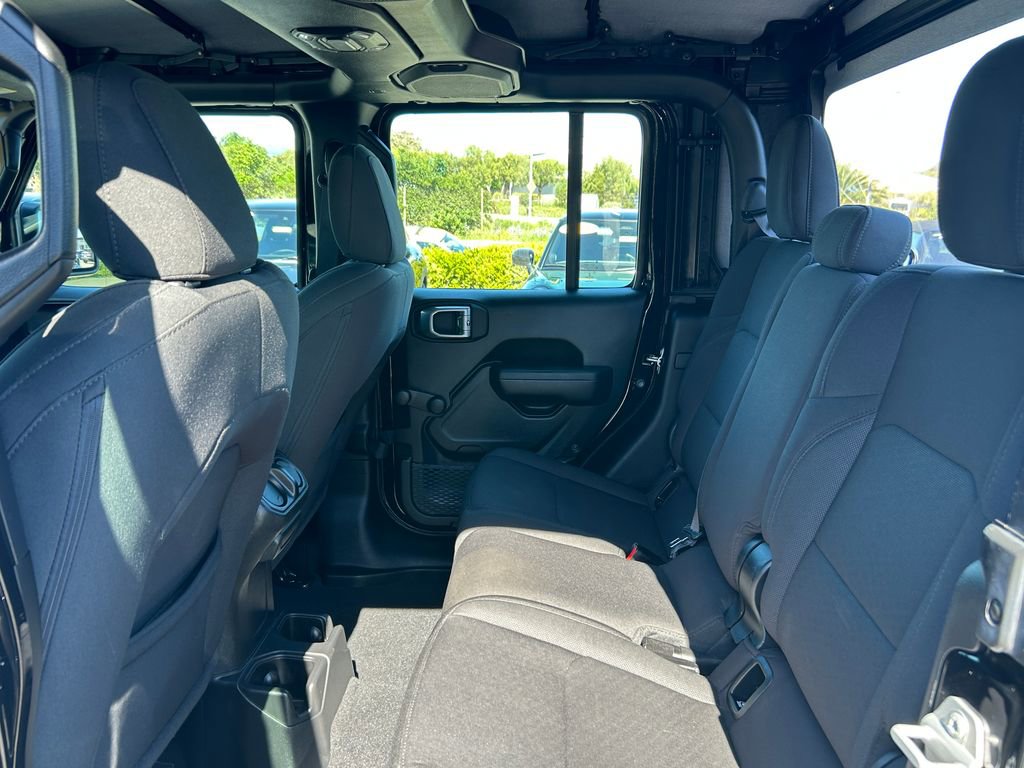 Used 2023 Jeep Gladiator Sport image 29