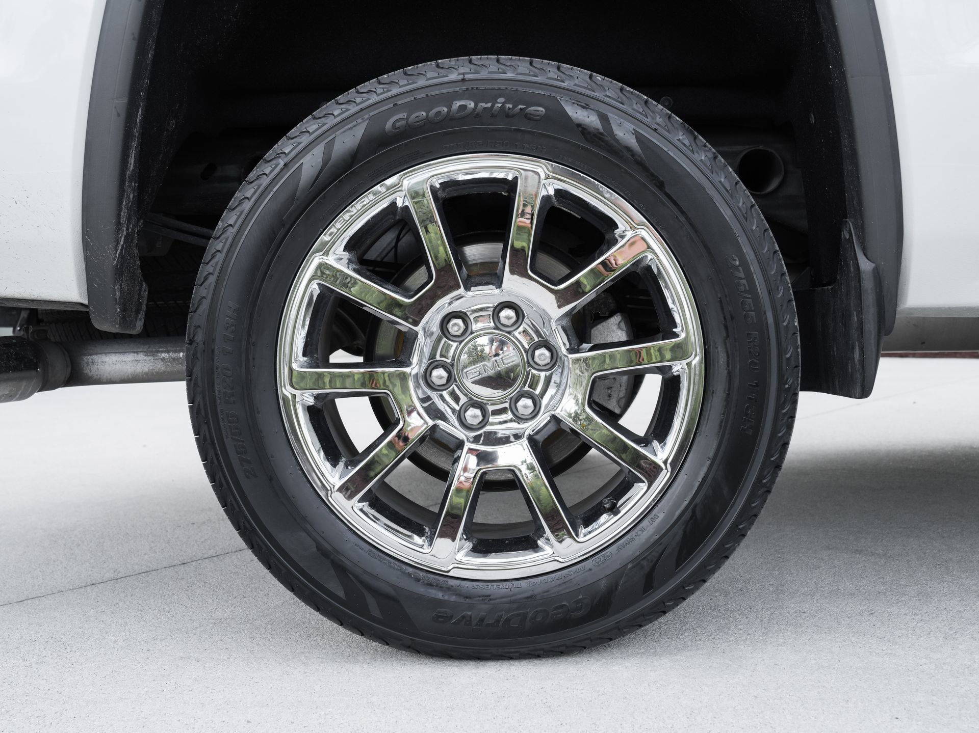 Used 2016 GMC Sierra 1500 Denali w/ Enhanced Driver Alert Package AWD/4WD image 30