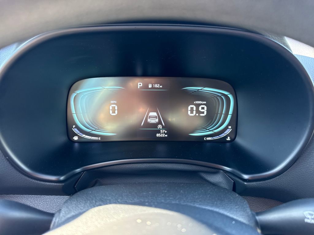 Used 2025 Kia Soul LX w/ LX Technology Package FWD image 13