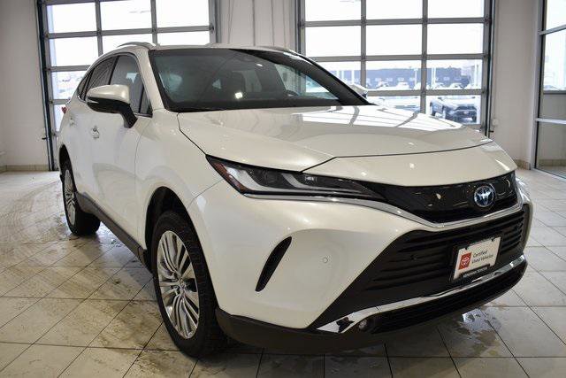 Certified 2024 Toyota Venza XLE image 1