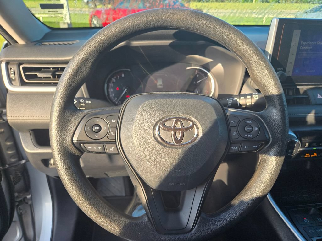 Used 2024 Toyota RAV4 XLE FWD image 10