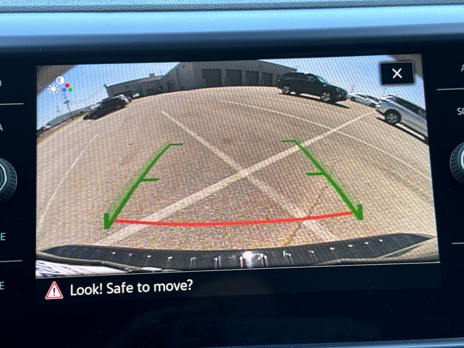 Used 2024 Volkswagen Taos SE image 13