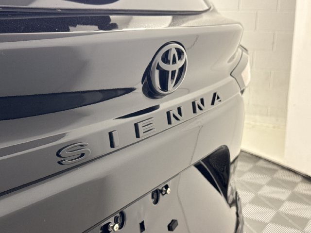 New 2026 Toyota Sienna XLE Woodland Edition AWD/4WD image 18