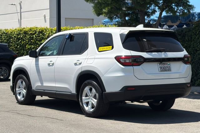 Certified 2024 Honda Pilot LX image 6