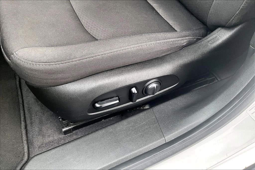 Used 2019 Chevrolet Malibu LT FWD image 38