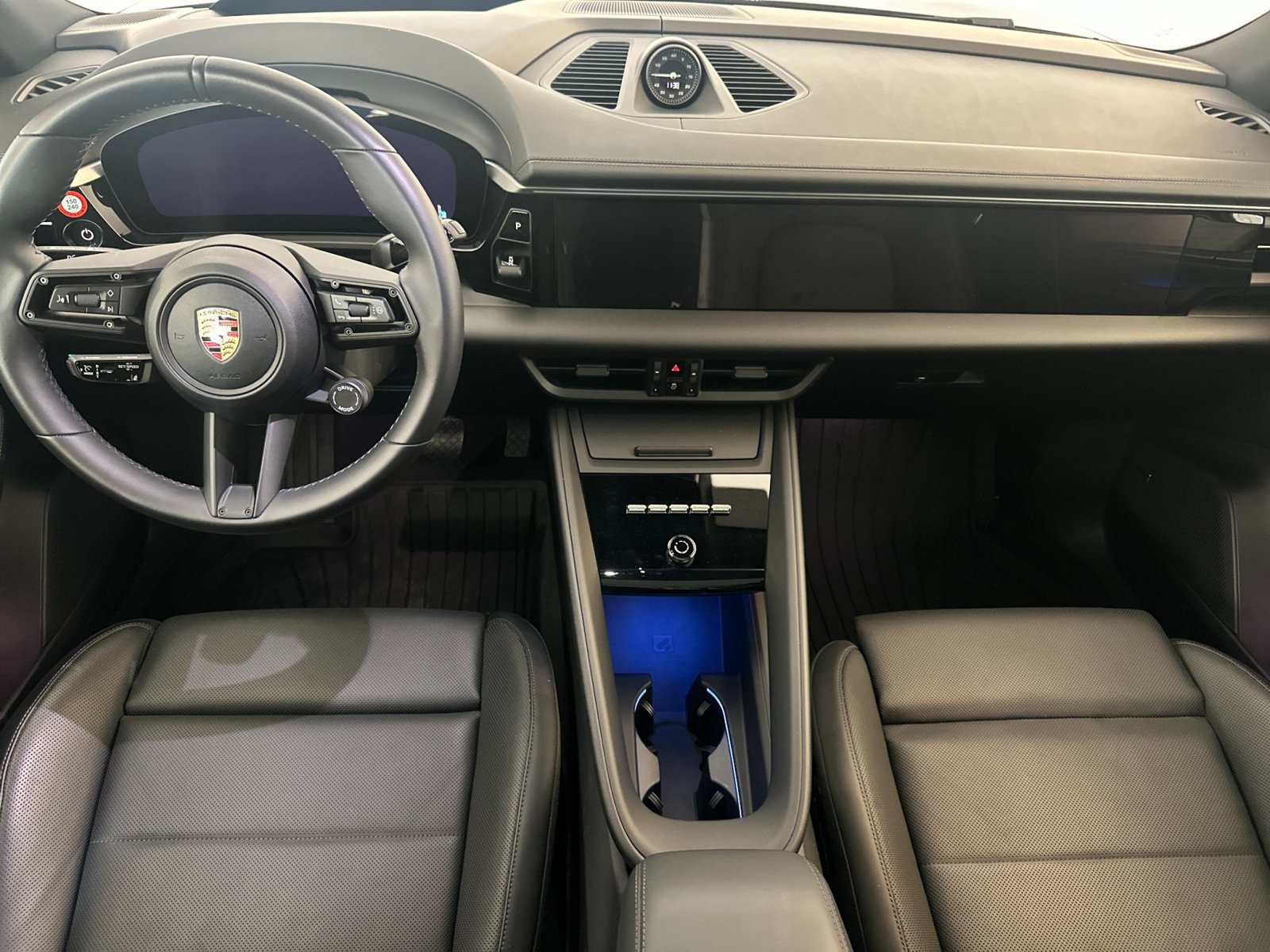 Certified 2024 Porsche Macan 4 Electric AWD/4WD image 6