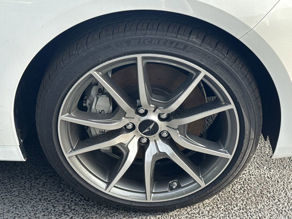 Used 2025 Genesis G70 2.5T RWD image 12