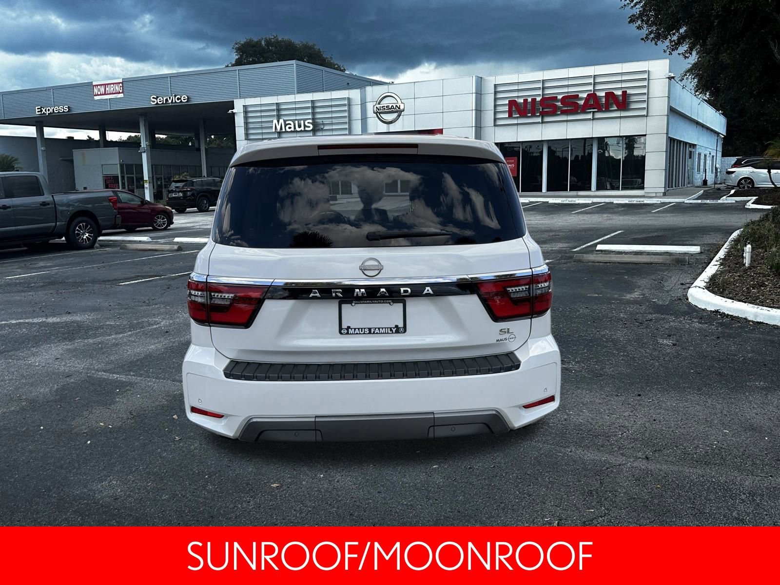 Used 2022 Nissan Armada SL w/ Captain's Chairs Package image 5