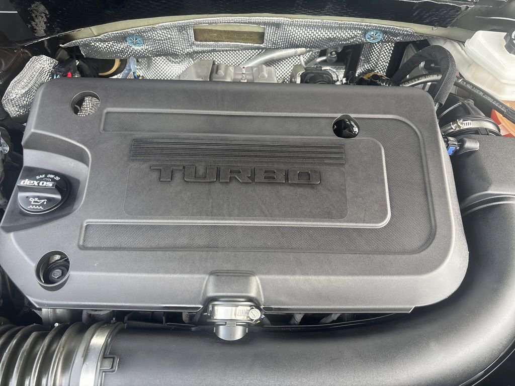 Used 2022 Buick Envision Avenir w/ Technology Package II AWD/4WD image 29