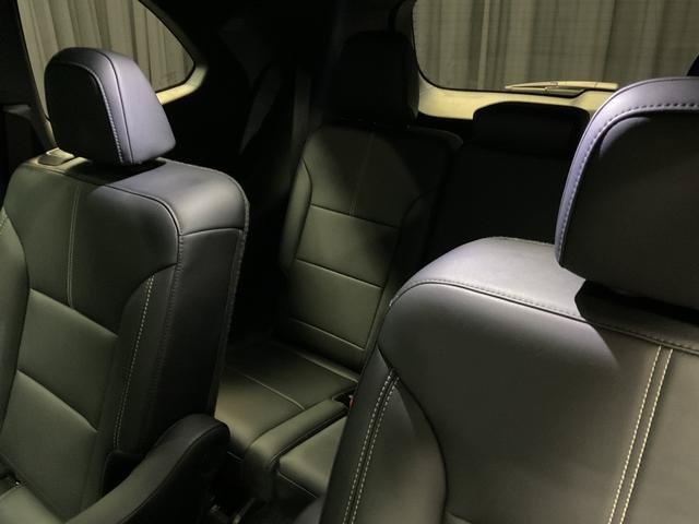 Used 2026 GMC Acadia Elevation w/ Elevation Premium Package FWD image 12