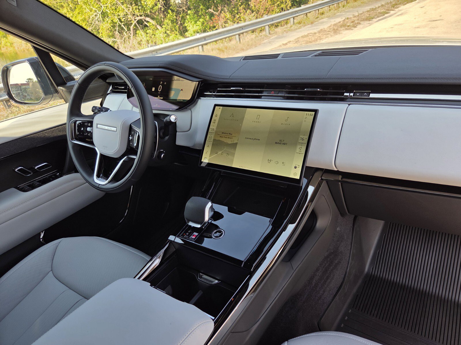 New 2025 Land Rover Range Rover Sport SE image 14