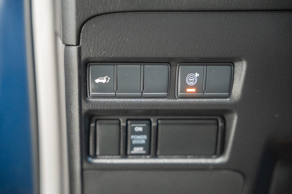 Used 2021 Nissan Armada SL w/ Captain's Chairs Package AWD/4WD image 47