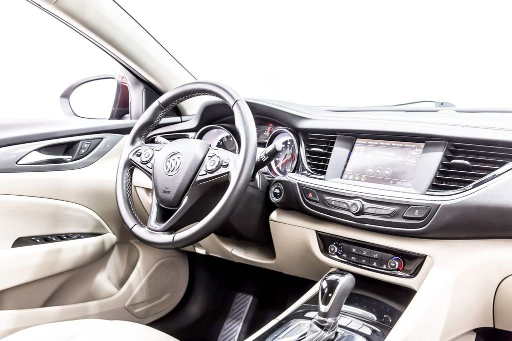 Used 2019 Buick Regal Preferred w/ Driver Confidence Package I image 18