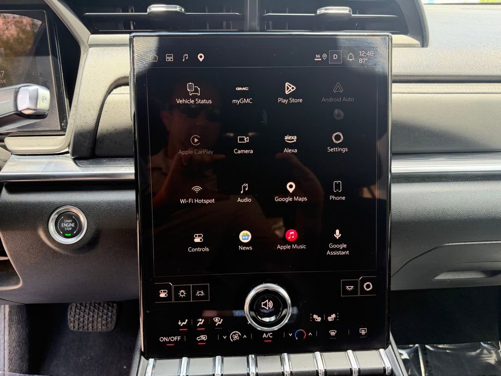Used 2025 GMC Terrain Elevation AWD/4WD image 25