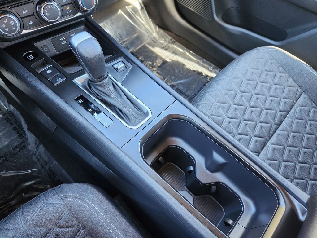 Used 2025 Nissan Kicks SV image 24