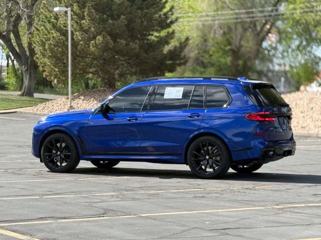 Used 2024 BMW X7 M60i image 7