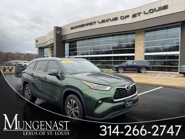Used 2023 Toyota Highlander XLE image 1