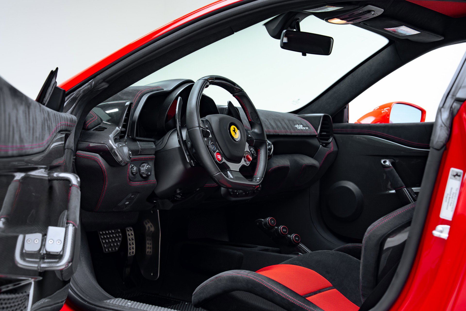 Used 2015 Ferrari 458 Speciale Coupe RWD image 42