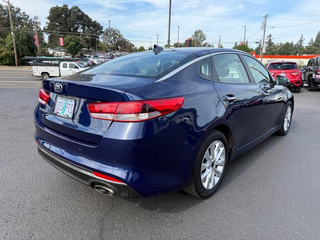 Used 2018 Kia Optima LX w/ 17" Alloy Wheels Package image 7