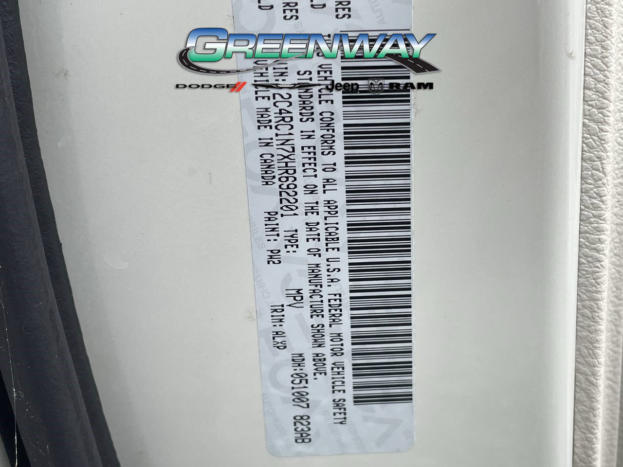 Used 2017 Chrysler Pacifica Platinum FWD image 38