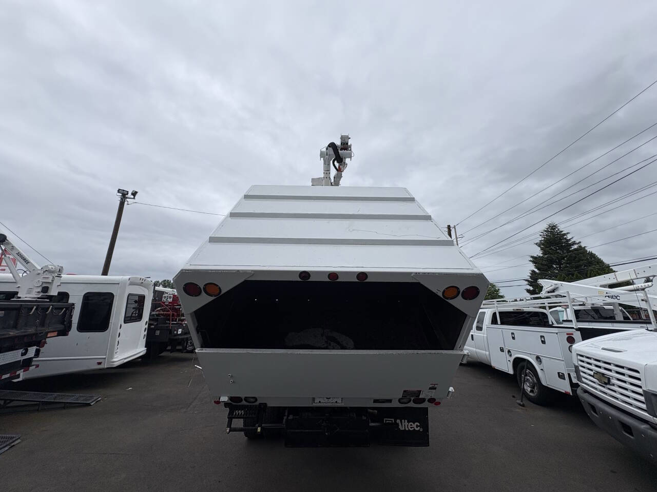 Used 2016 Ford F550 4x4 Regular Cab Super Duty image 19