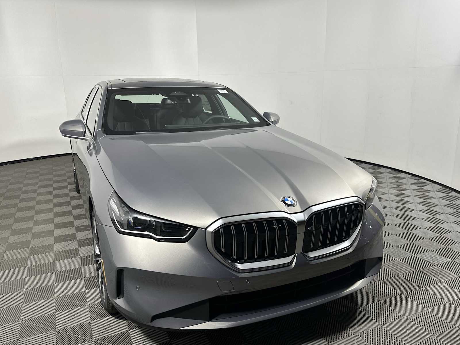 New 2026 BMW 530i xDrive w/ Premium Package image 6