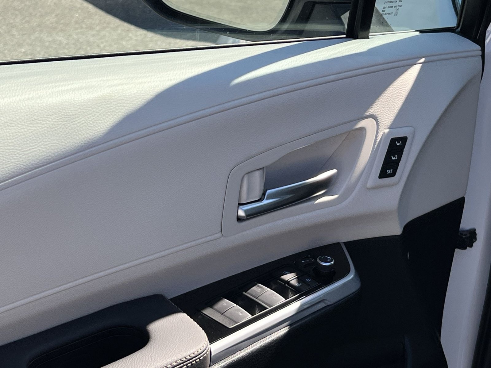 New 2026 Toyota Sienna Platinum AWD/4WD image 10