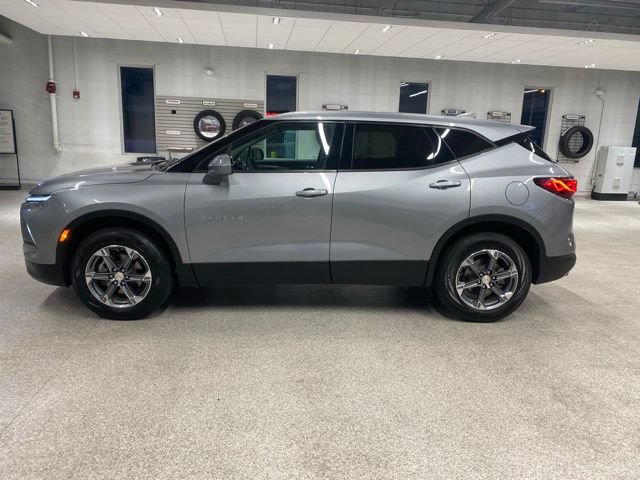 Certified 2025 Chevrolet Blazer LT FWD image 9