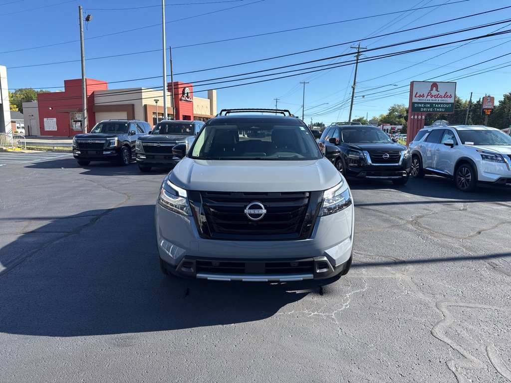 New 2025 Nissan Pathfinder Platinum w/ Black Appearance Package image 2