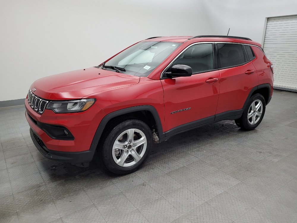 Used 2024 Jeep Compass Latitude image 2