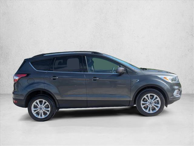 Used 2018 Ford Escape SE w/ SE Sync 3 Package image 4