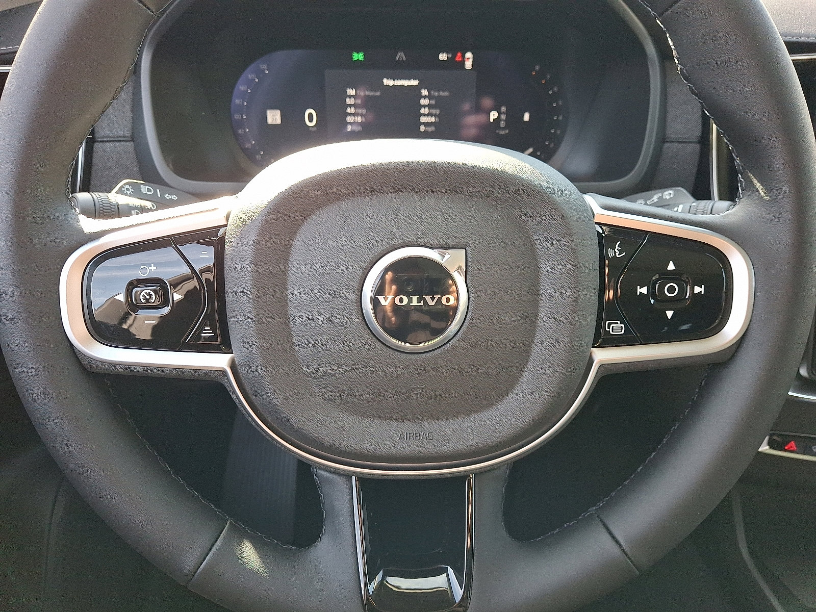 New 2026 Volvo XC90 B6 Plus w/ Protection Package Premier image 13