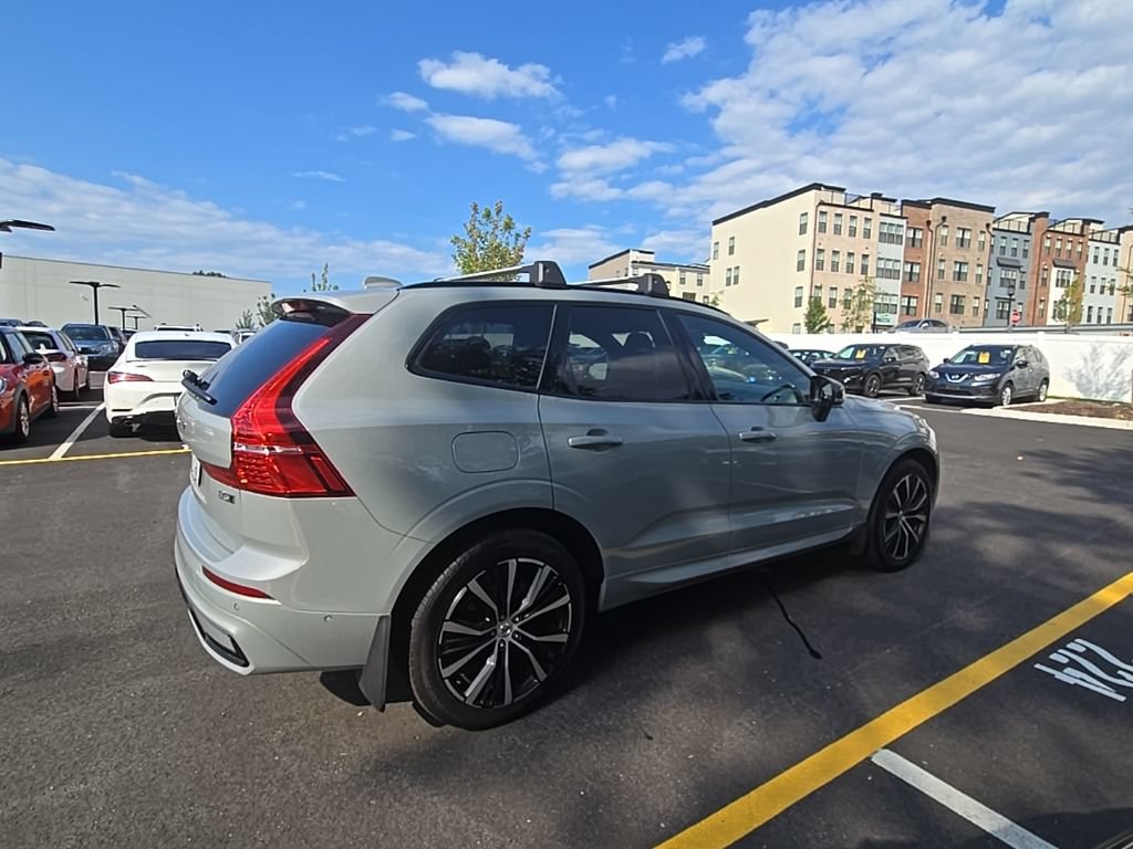 Used 2024 Volvo XC60 B5 Ultimate AWD/4WD image 5