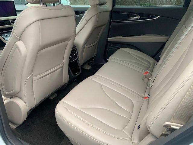 Used 2022 Lincoln Nautilus Standard w/ Premium Package image 18