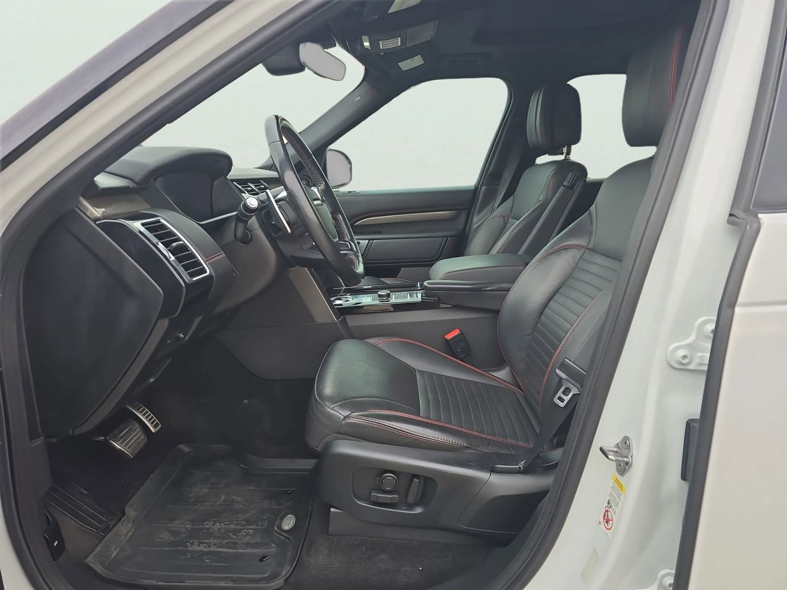 Used 2018 Land Rover Discovery HSE Luxury AWD/4WD image 14