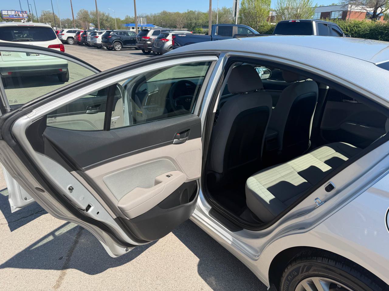 Used 2018 Hyundai Elantra SEL w/ Cargo Package FWD image 10