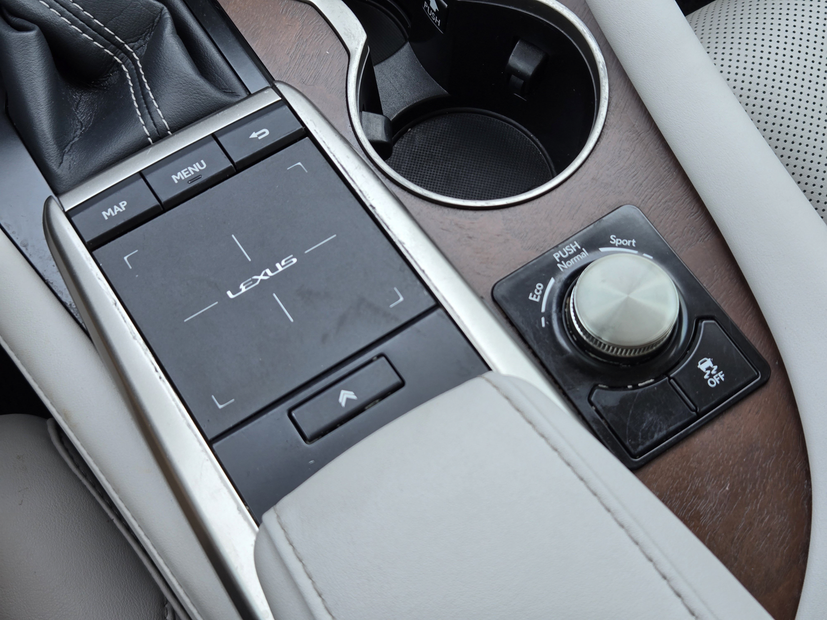 Used 2020 Lexus RX 350L FWD w/ Premium Package image 17