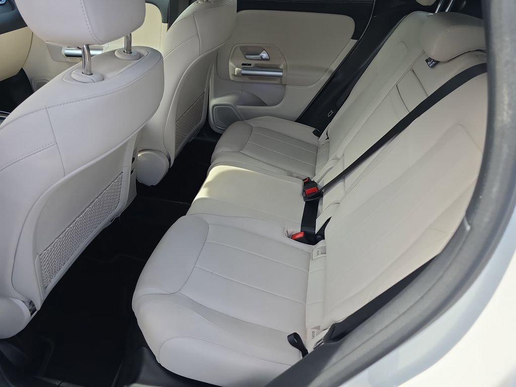 Certified 2025 Mercedes-Benz GLA 250 4MATIC image 10