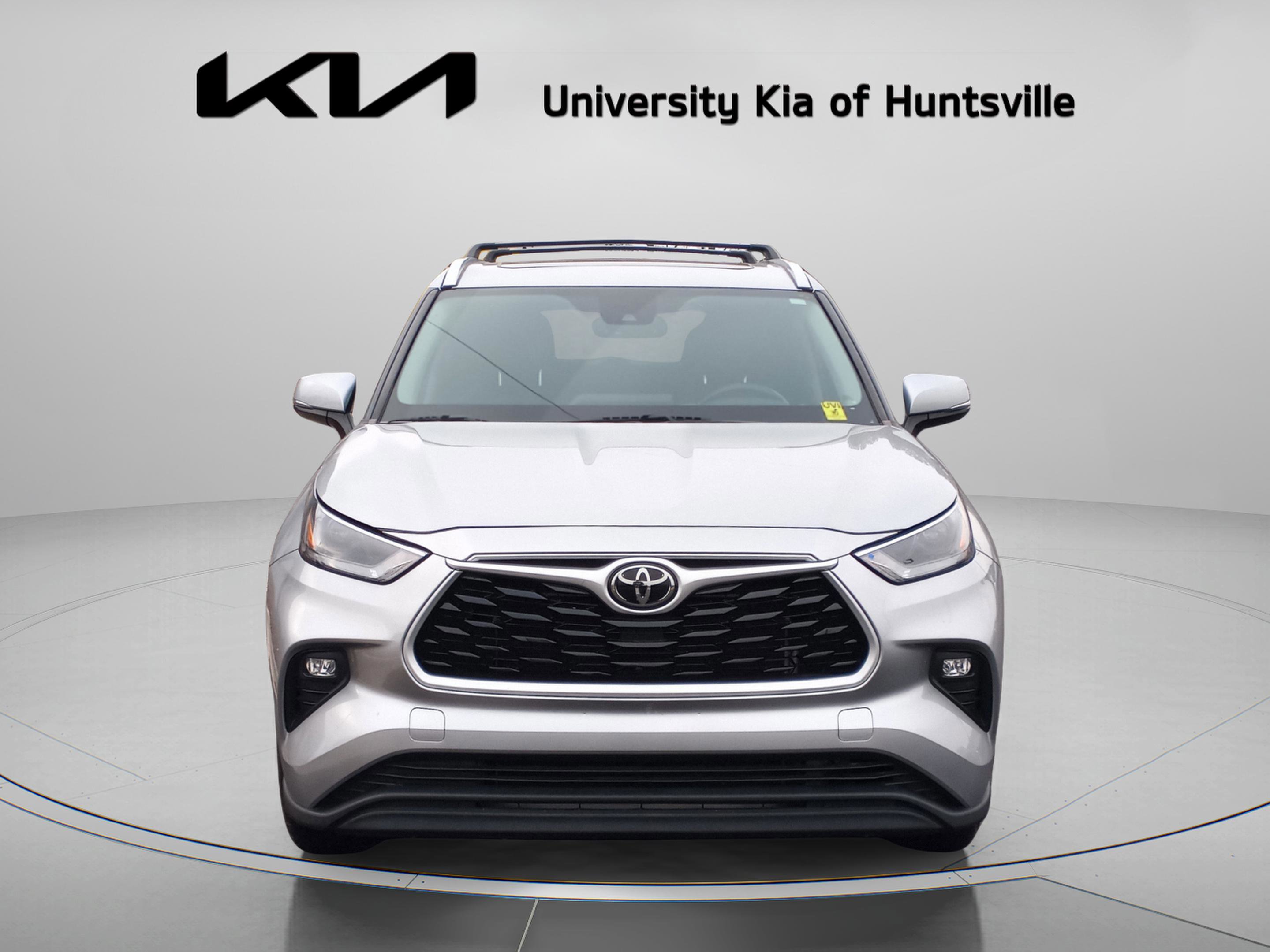 Used 2023 Toyota Highlander L image 2