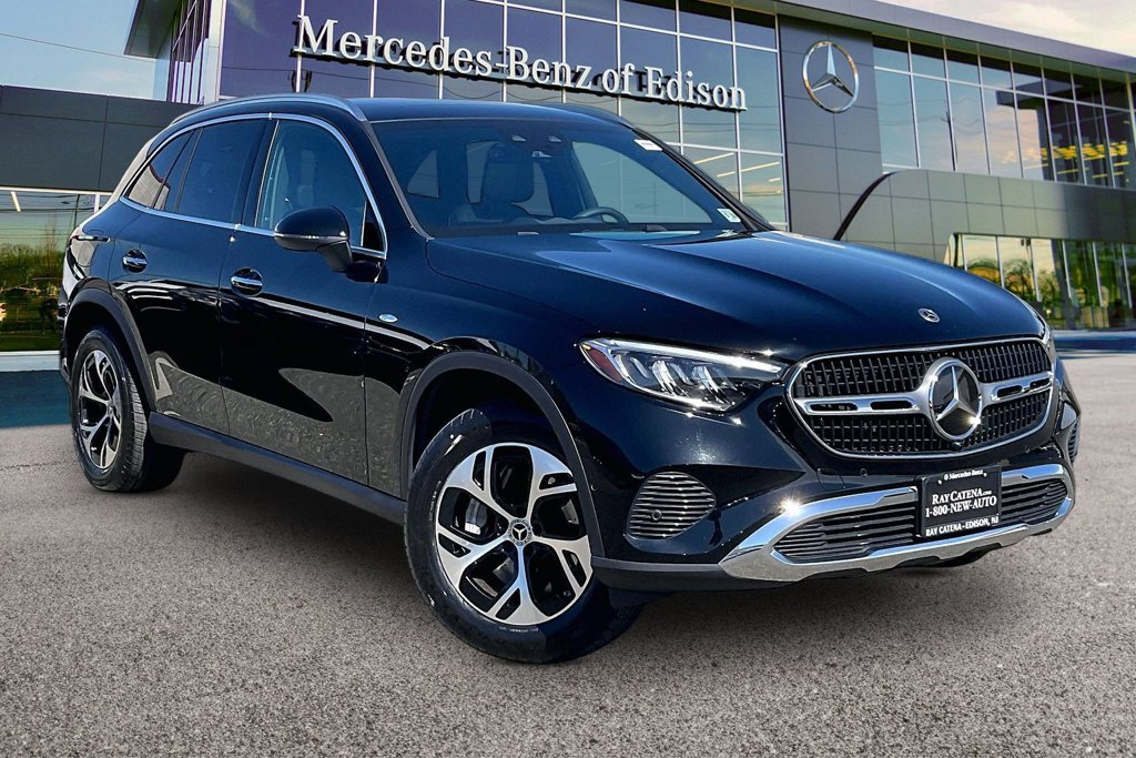 Certified 2025 Mercedes-Benz GLC 350e 4MATIC image 1