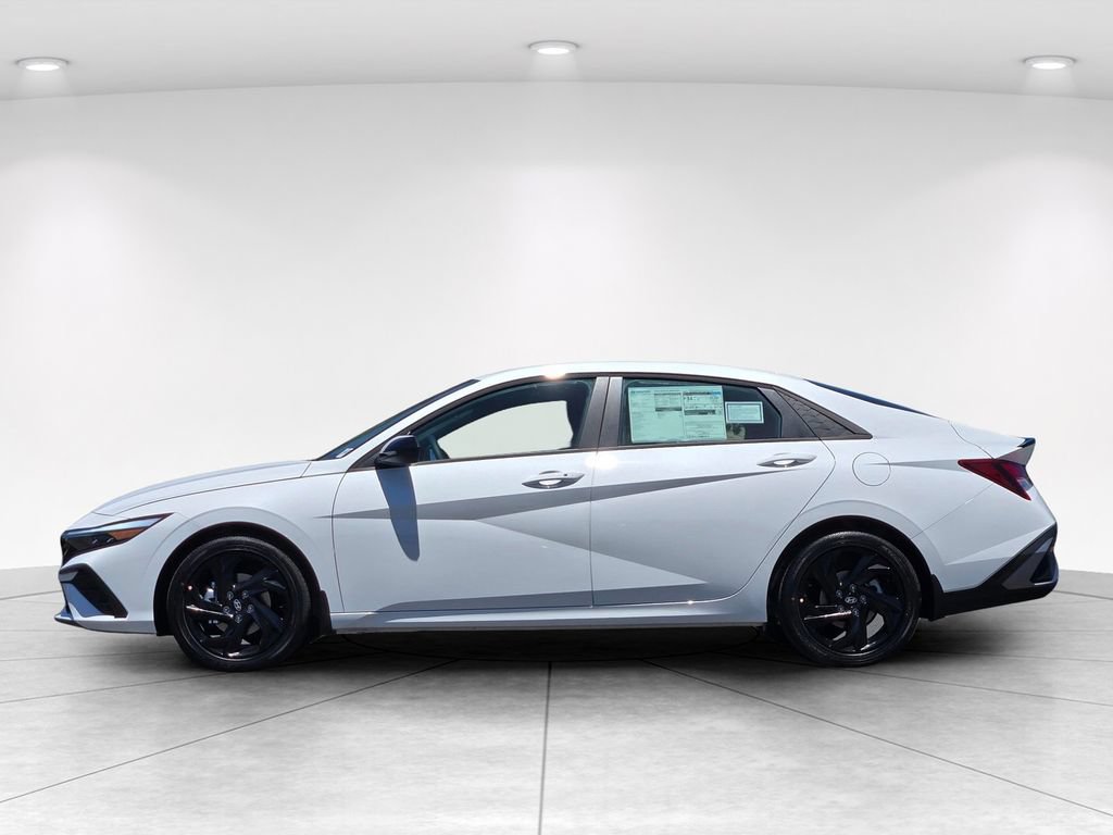 New 2026 Hyundai Elantra SEL Sport FWD image 7