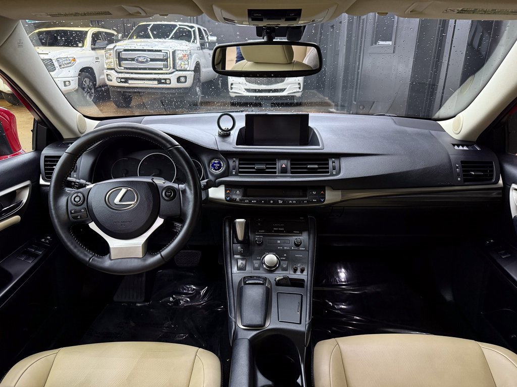 Used 2014 Lexus CT 200h image 22