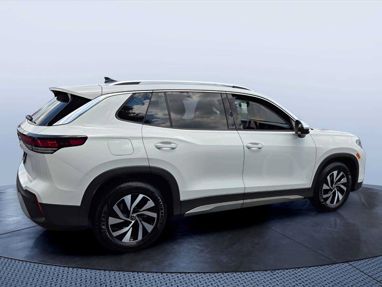 Used 2026 Volkswagen Tiguan S FWD image 6