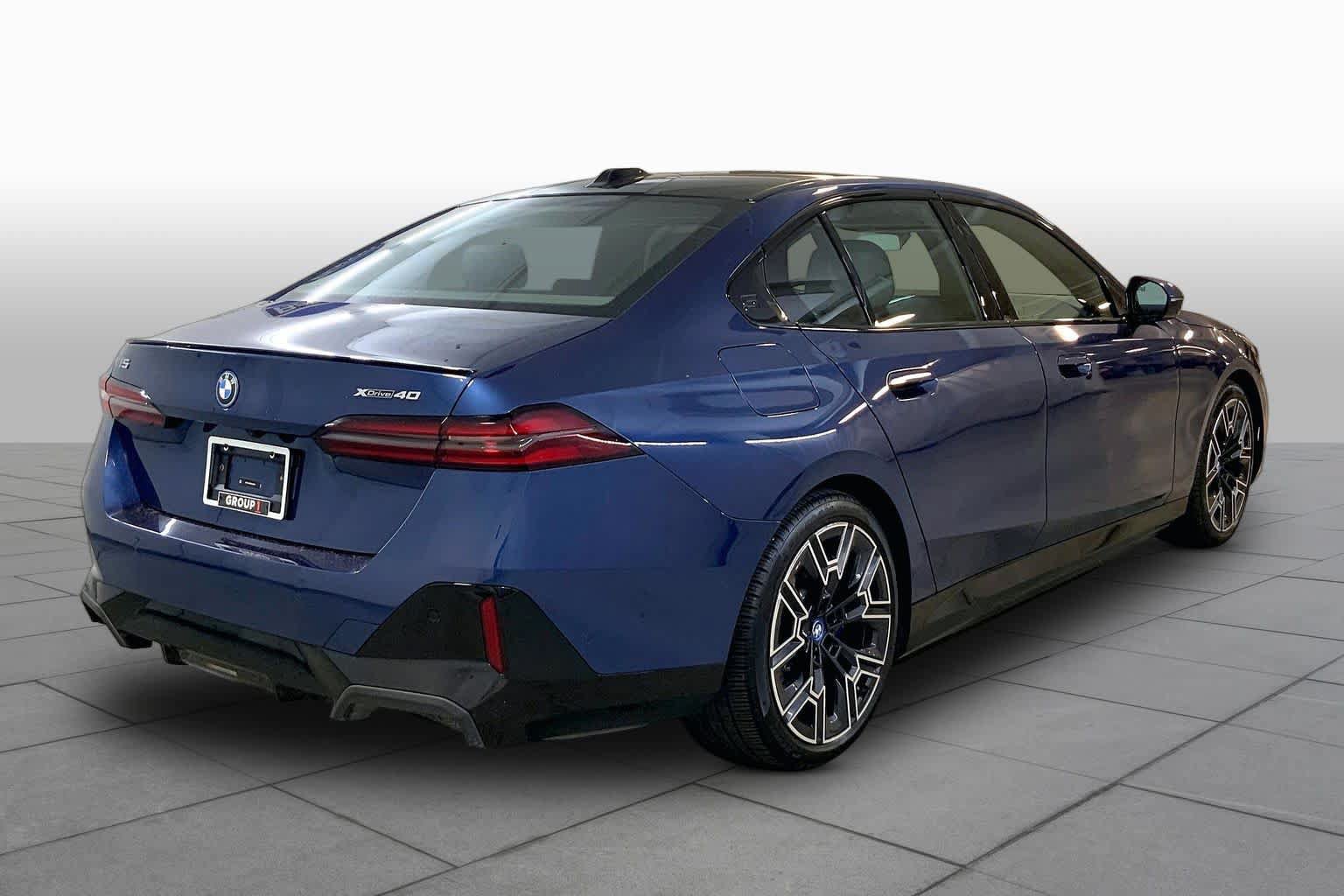 Used 2025 BMW i5 xDrive40 w/ Executive Package AWD/4WD image 12