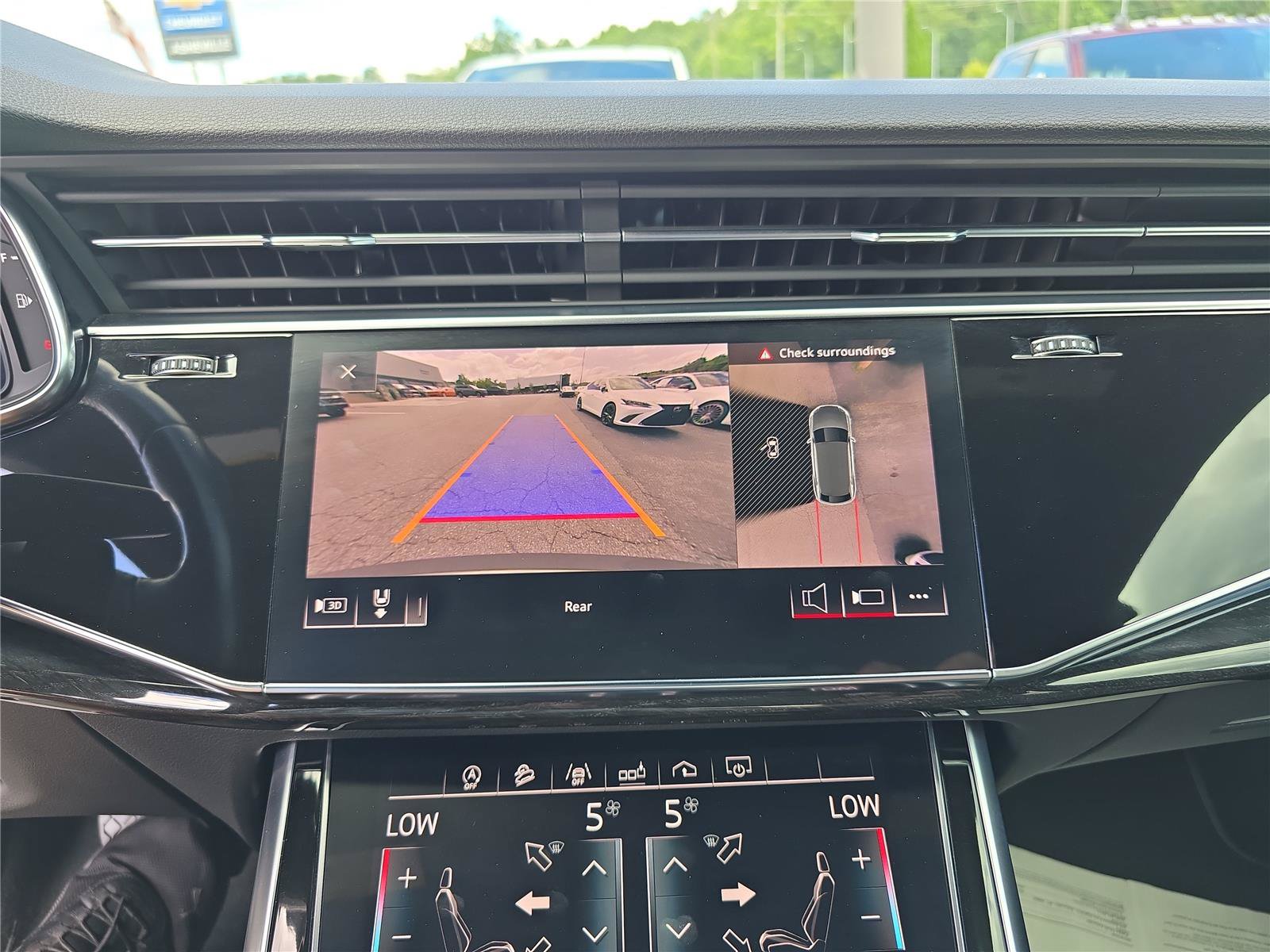 Used 2019 Audi Q8 Premium Plus AWD/4WD image 27