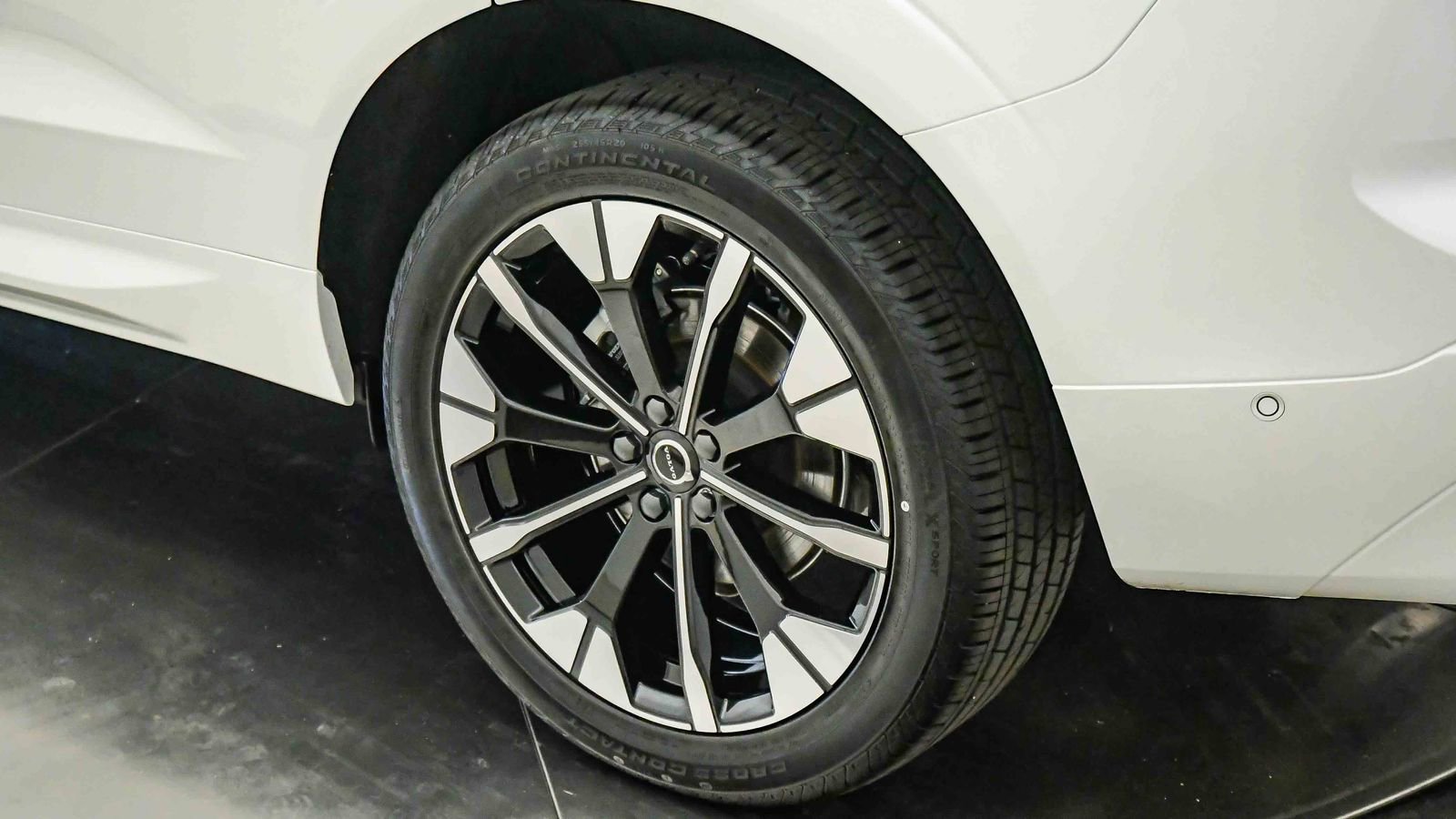 Certified 2026 Volvo XC60 B5 Plus w/ Protection Package Premier AWD/4WD image 11